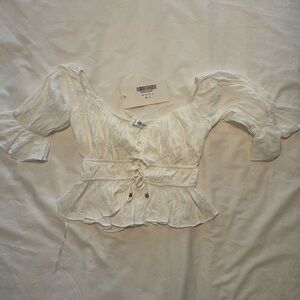 White crop front tie blouse. Size small. NWT.